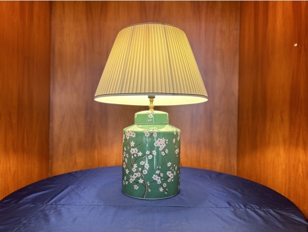 Lampada da tavolo classica Produzione artigianale Lume in porcellana dipinta con fiori - G&C (Denmark)