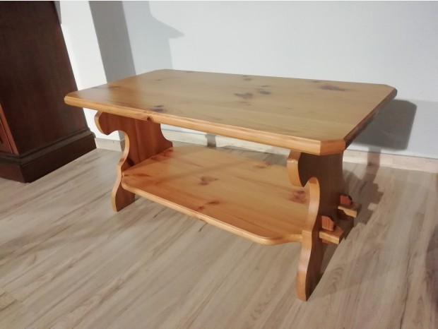 Tavolino classico Produzione artigianale Tavolino in pino
